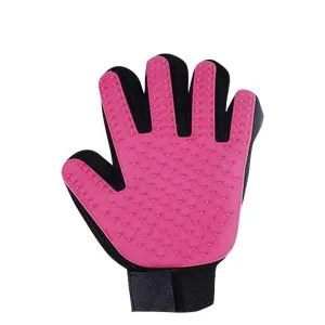 قفازات لتنظيف القطط لرحلاتها الأليفة فرش . Cat grooming gloves for pet trips