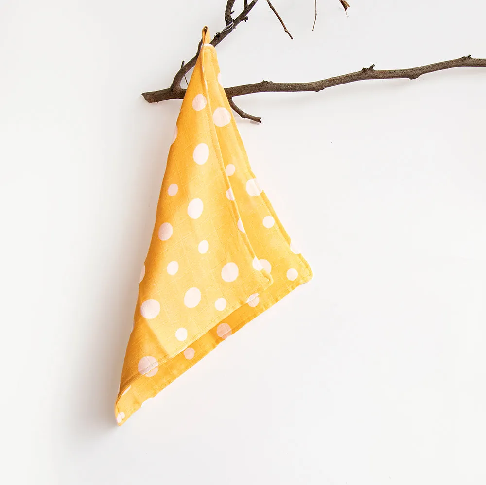 Baby Giraffe & Cute Polka -  Essentials Gift Basket