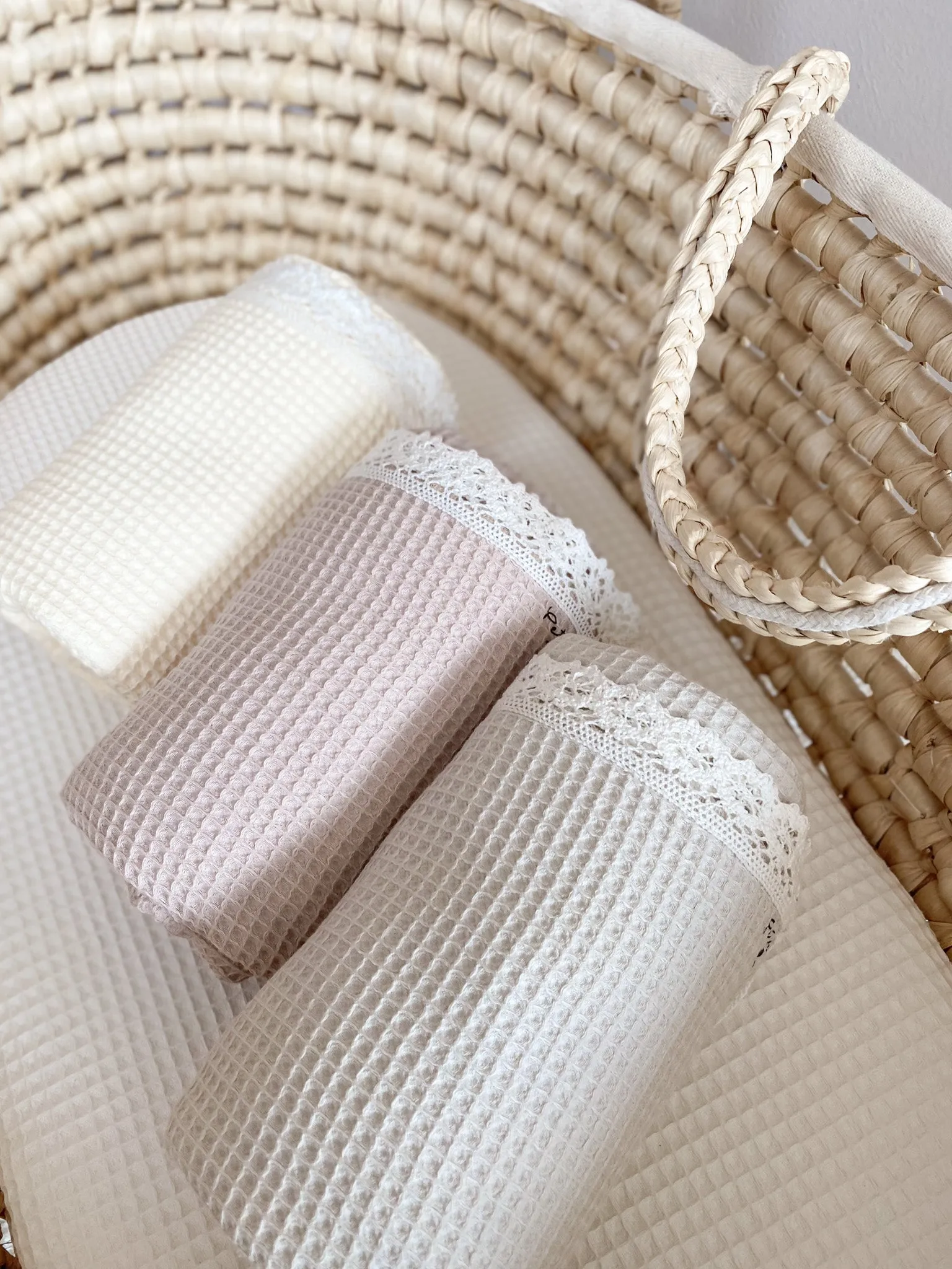 Baby swaddle / soft waffle