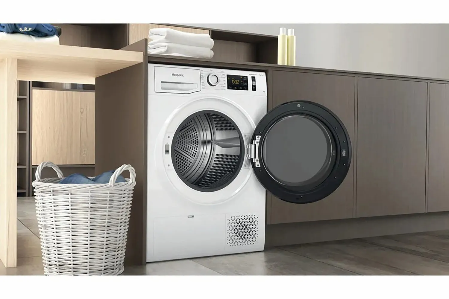 Hotpoint ActiveCare 9kg Heat Pump Tumble Dryer | NTM119X3EUK