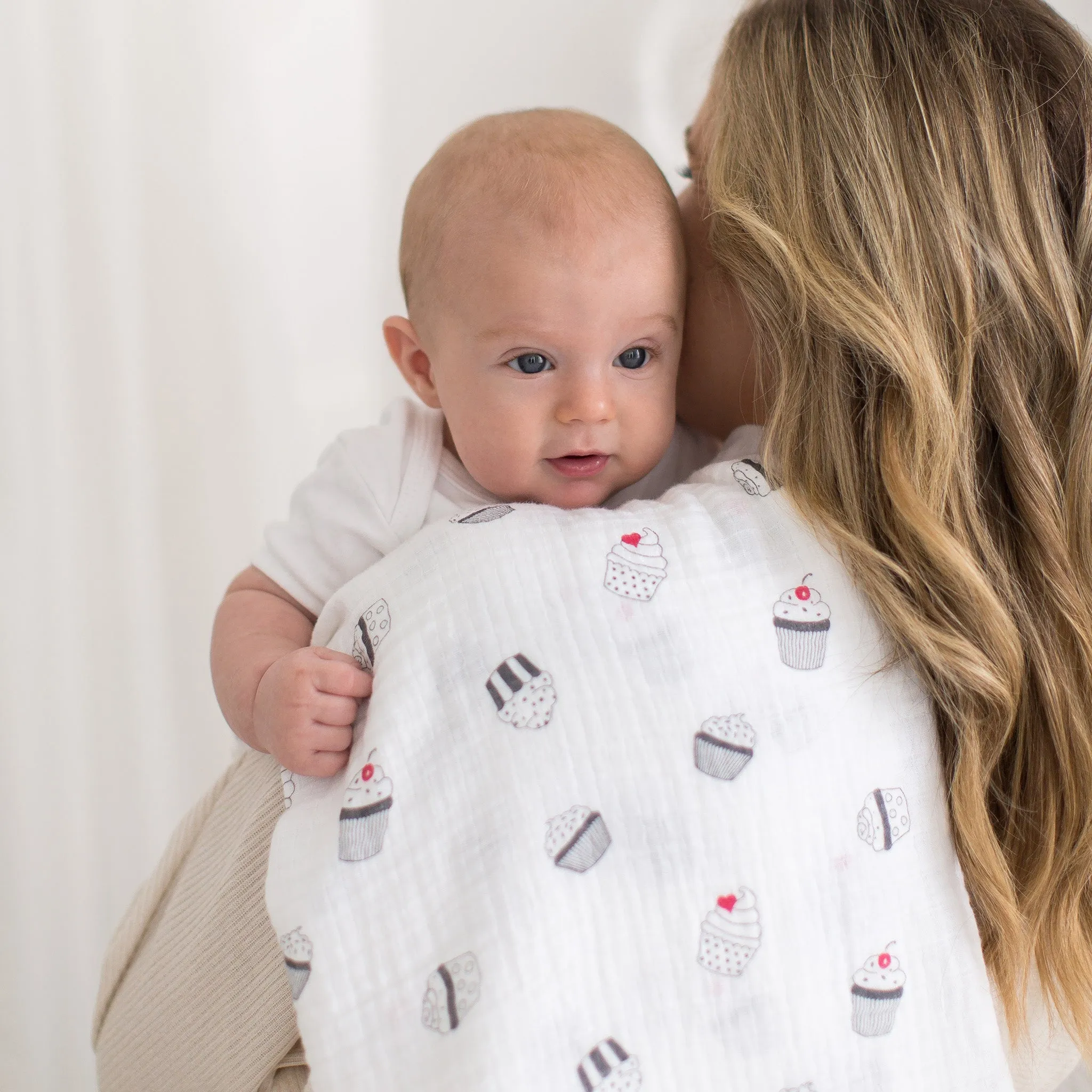 SwaddleDuo - Dots and Cupcakes, Soft Pink